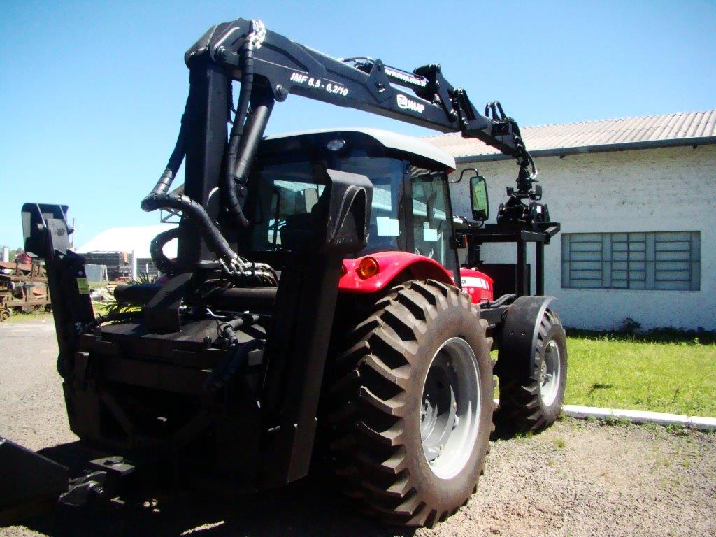 Guindaste Florestal no Trator